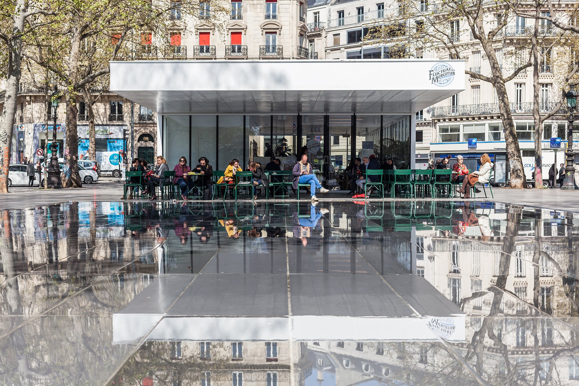 Fluctuat Nec Mergitur - Restaurant Paris République